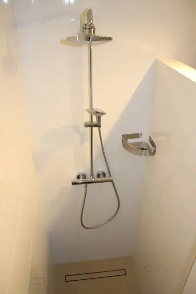 WALK-IN DUSCHE, EWE-KÜCHE, SÜDSEITIGE LOGGIA, GRÜNBLICK, ATTRAKTIVE NEUBAUMIETE IN KORNEUBURG!!