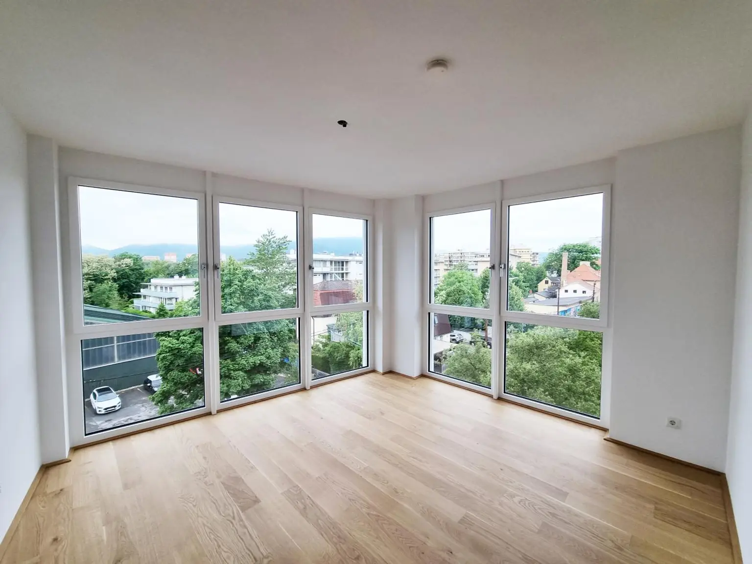 Bezugsfertige 5-Zimmer-Wohnung in Top-Lage in Graz Geidorf! Unverbaubarer Blick Richtung Mur!