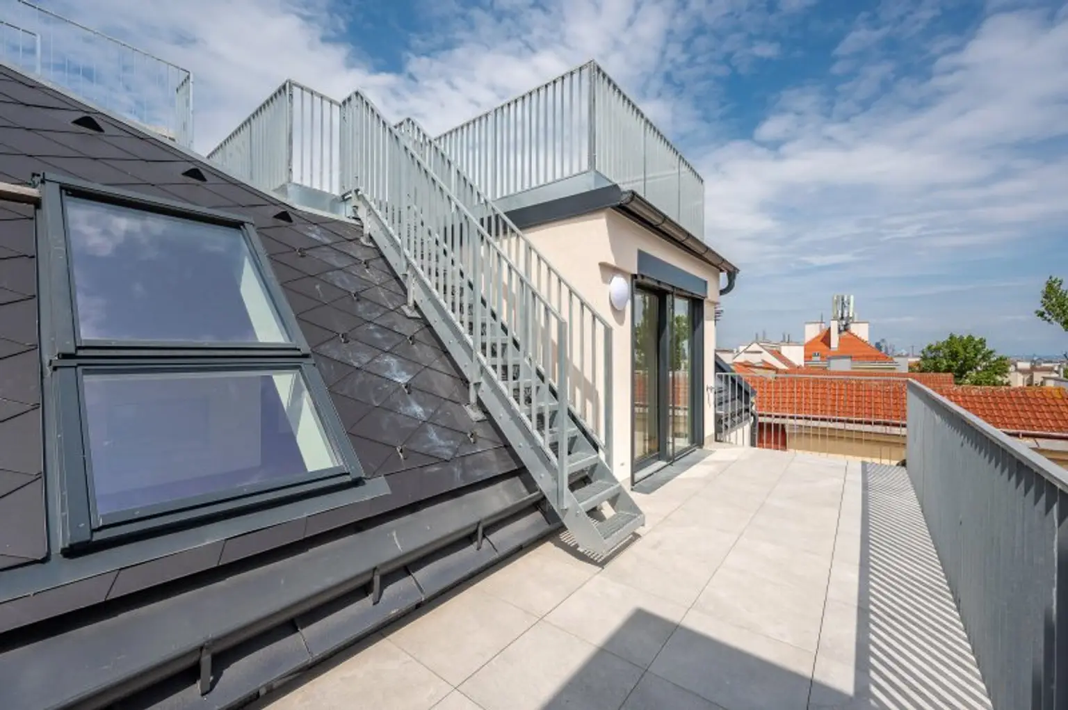 ++FonteFlats++ Außergewöhnlicher 4-Zimmer Dachgeschoss-ERSTBEZUG mit großartiger Dachterrasse