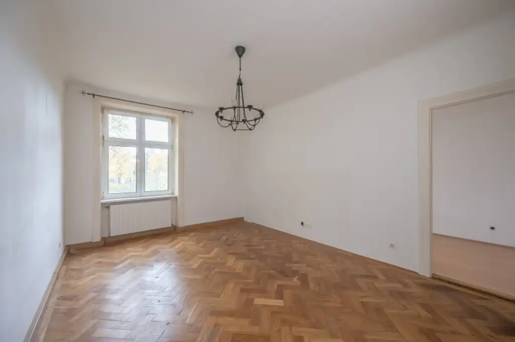 ++Fasangarten++ Altbau mit Potenzial – 2 Zimmer zum Sanieren