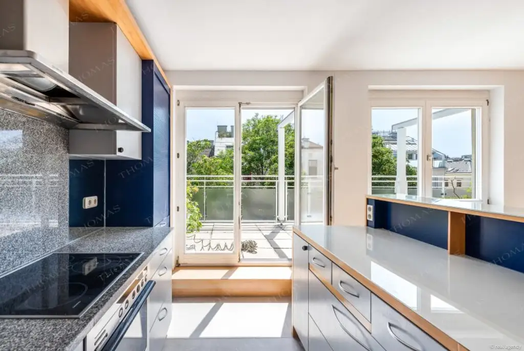 Lichtdurchflutete Maisonette mit Dachterrasse direkt am Währinger Park