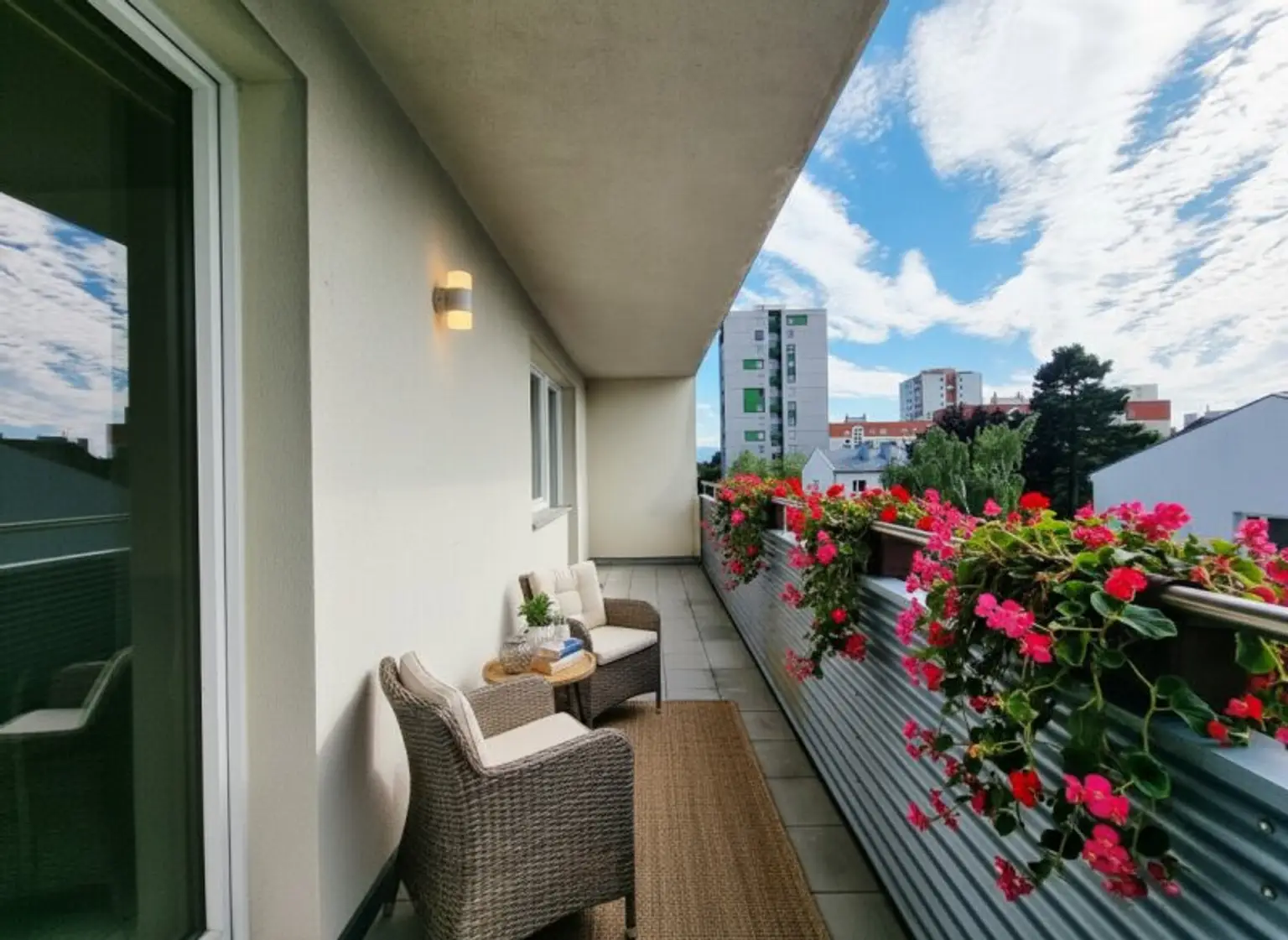 116 m², 4-Zimmerwohnung mit Loggia in Bestlage