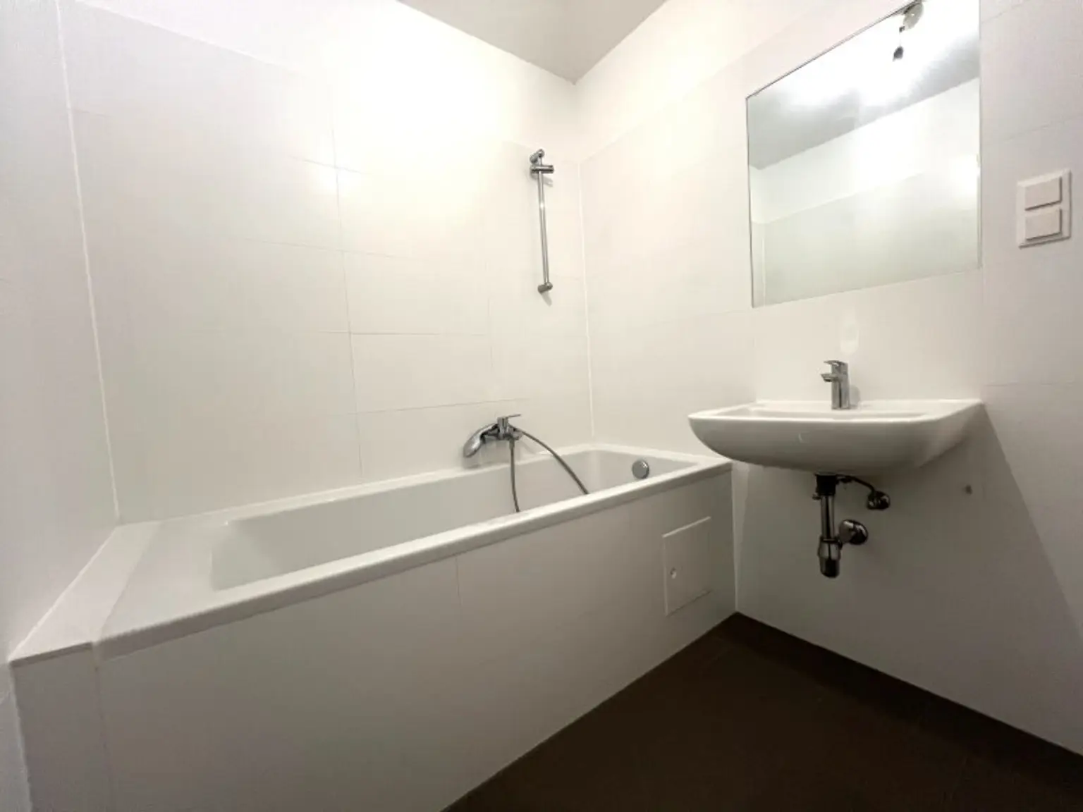 Attraktive 2-Zimmerwohnung mit Kühldecke und Balkon