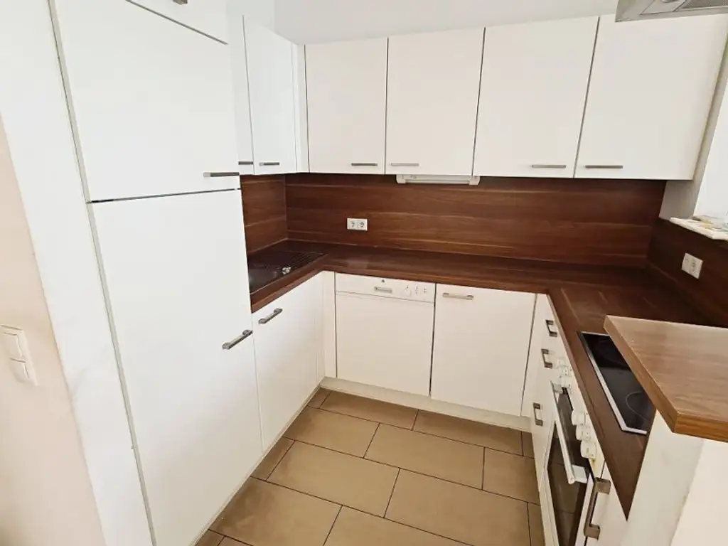 HUMBOLDTGASSE, U1 NÄHE, 76 m2 Neubau inkl. 4 m2 Loggia, Wohnküche, 2 Zimmer, Parketten, Wannenbad, 2. Liftstock