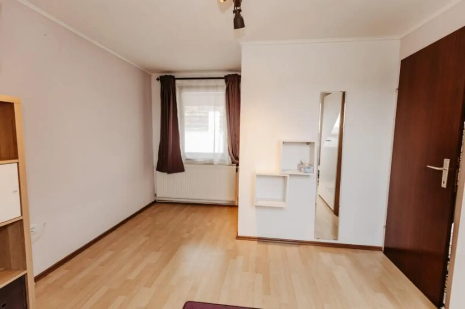 Gepflegtes, neu revitalisiertes  und liebevoll erhaltenes Landhaus. Natur, Sonne, Ruhe,  Seelenheil.