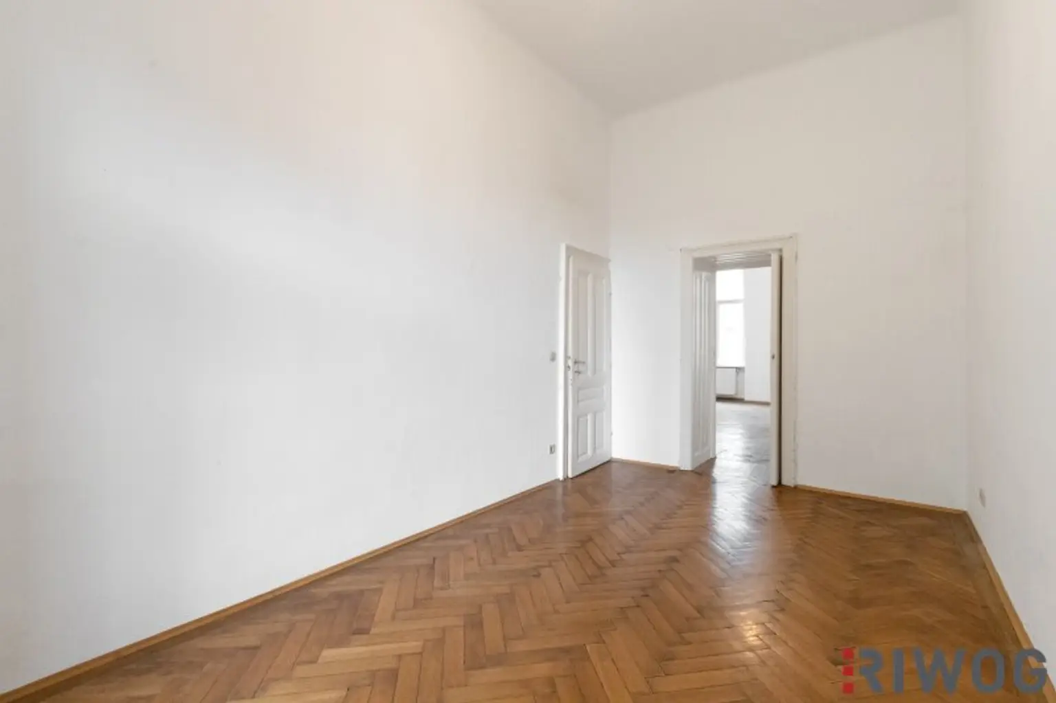 NÄHE 1. BEZIRK, DONAUKANAL UND AUGARTEN | Stilaltbauwohnung mit Potenzial | ca. 3,60 m Raumhöhe | Teils Hoflage | Rembrandtstraße