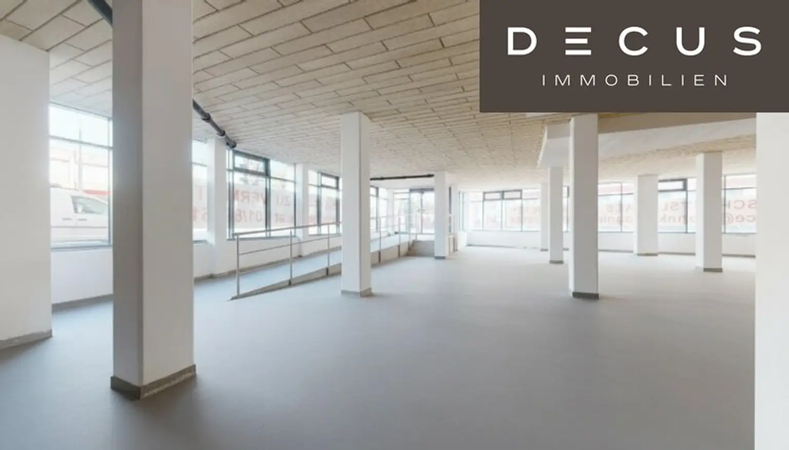 Sehr gut sichtbare Geschäftsfläche