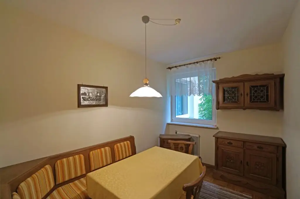 Gepflegte 4-Zimmer-Wohnung mit Süd-Loggia in Grünruhelage an der VOR-Kernzonengrenze