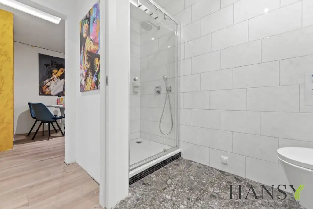 Vollmöblierte 3-Zimmer-Wohnung mit Loggia & zwei getrennt begehbaren Schlafzimmern! (WG-tauglich) 5 Gehminuten zur Mariahilfer-Straße