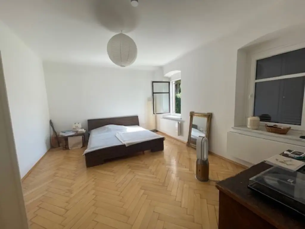 Traumwohnung in historischer Villa!