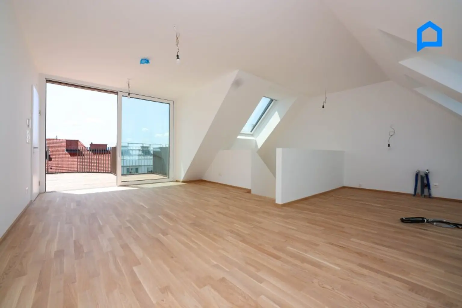 Schönbrunnblick-Gloriette, ERSTBEZUG, JETZT einziehen! Dachgeschoss NEU mit modernster Ausstattung148m² Wohnfläche, 4 Zimmer plus Nebenräume, auch Altbau Etagen-Wohnungen, teilweise Kurzzeitvermietung möglich !