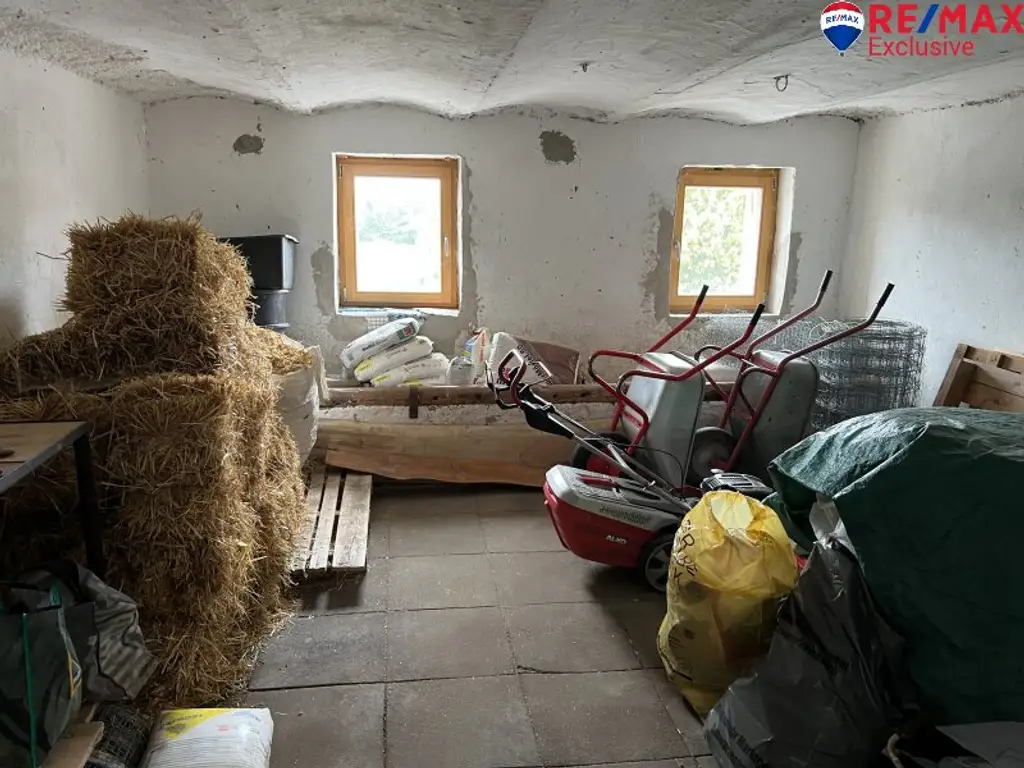 Charmantes Bauernhaus in Schwarzenbach – Ihr neues Zuhause mit Garten und Kamin!