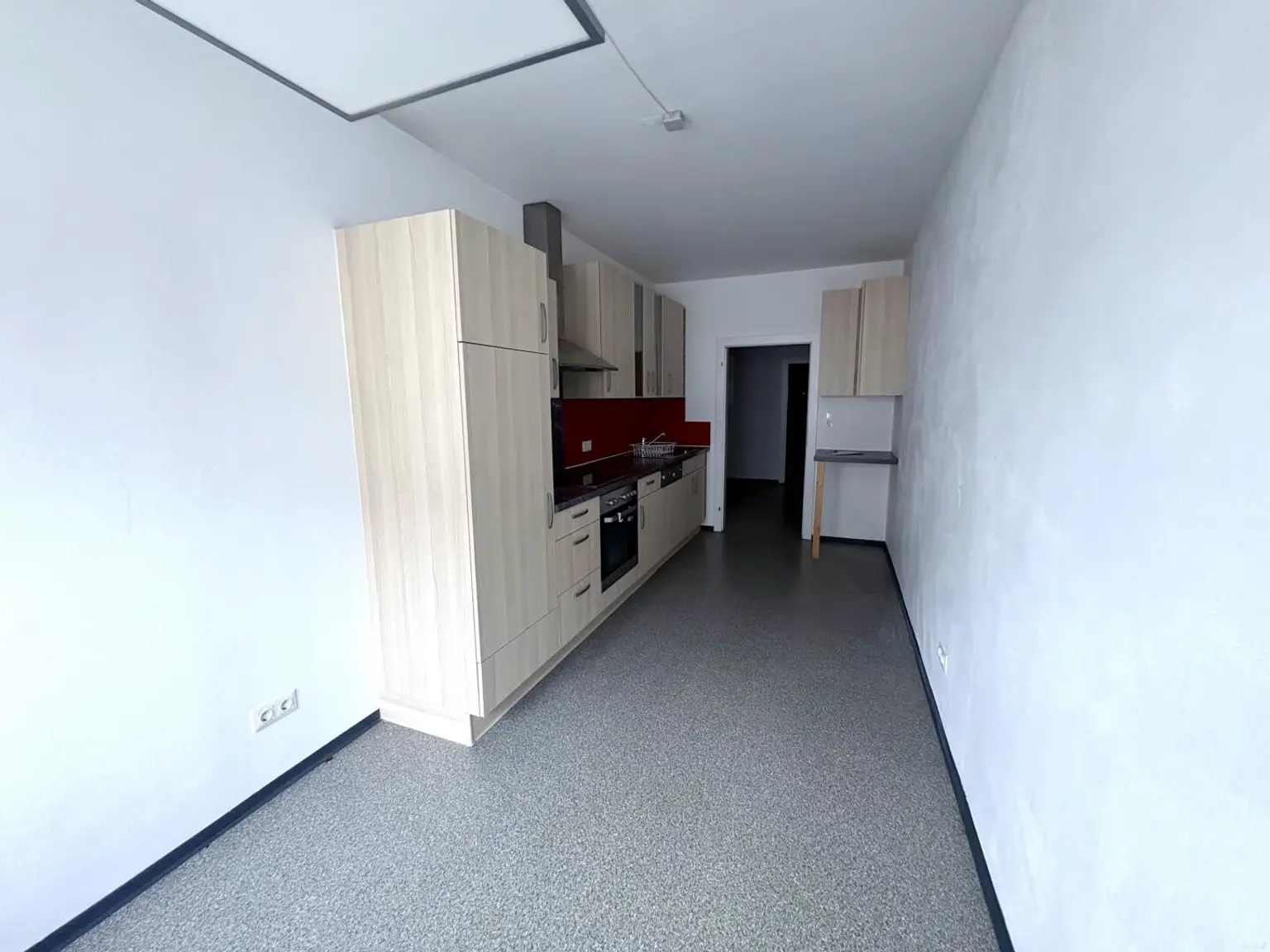 Geidorf: Großzügige 4 Zimmer-Mietwohnung, verglaste Loggia, WEG geeignet.