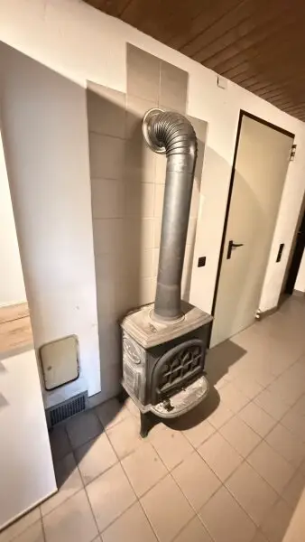 Einfamilienhaus mit Sauna uvm. auf Pachtgrundstück (verlängerbar) in Steinbrunn mit Zugang zum Badeteich!