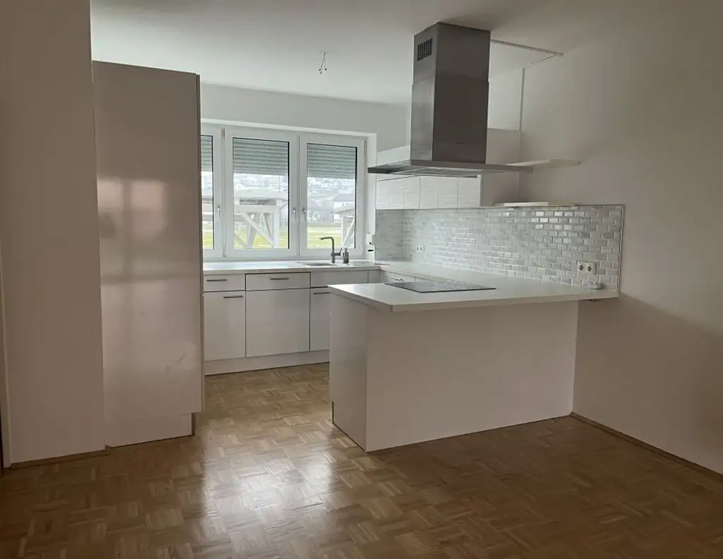 Moderne Traumwohnung in Top-Lage mit Garten und Tiefgarage - in Vöcklamarkt, Oberösterreich!