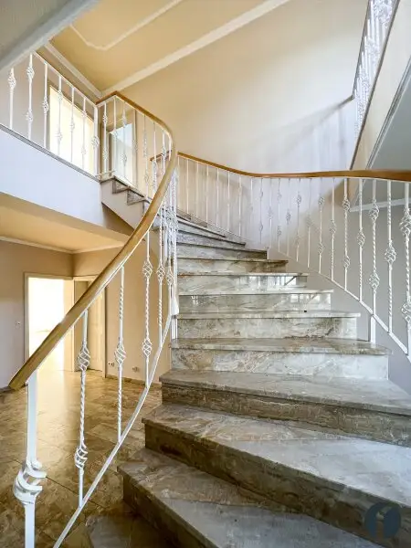 Elegantes Einfamilienhaus in Zeiselmauer mit Garten, Garage und Wellnessbereich