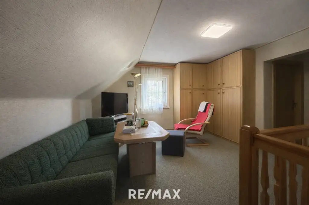 *** Charmantes teilsaniertes Landanwesen mit 10.978 m² Grund – Ruhe, Natur und vielseitige Nutzungsmöglichkeiten nur wenige Minuten zum grünen See ***