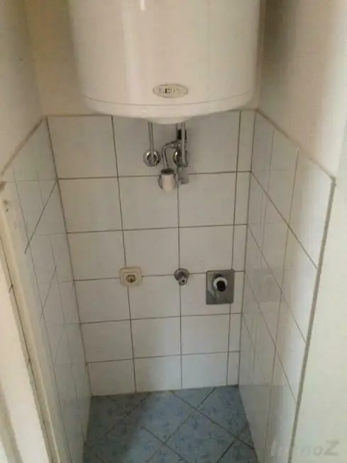 Kleine 2 Zimmer Wohnung im Dachgeschoss mit französischem Balkon.