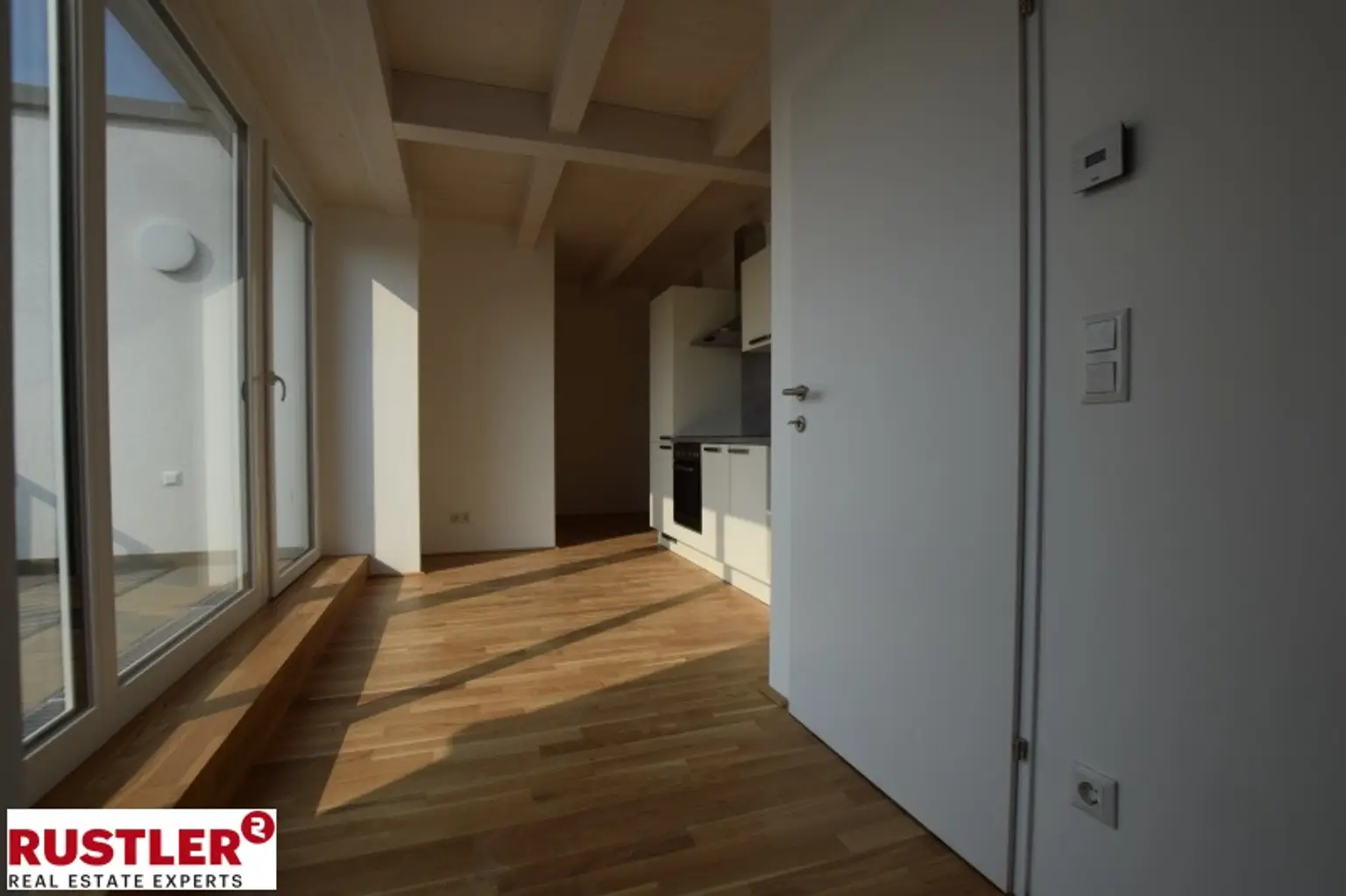 OPEN HOUSE - Hofseitige Dachgeschosswohnung mit Terrasse