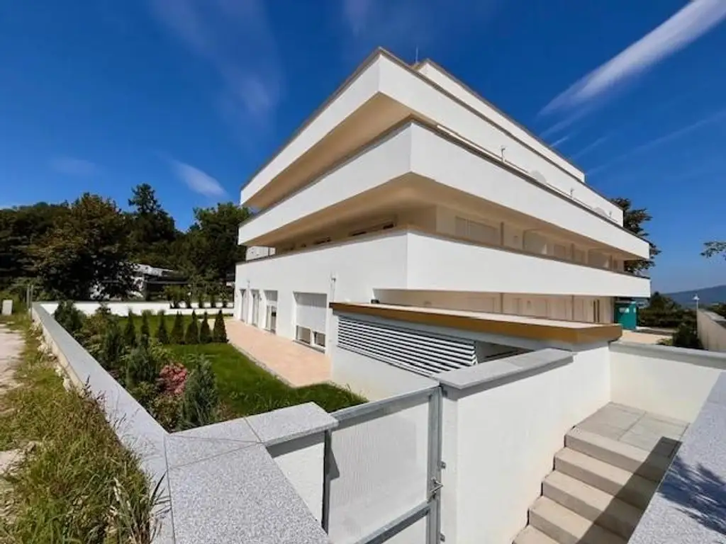 Luxuswohnung in Bestlage zu vermieten - 3-Zimmer-Wohnung mit großer Terrasse & Garten