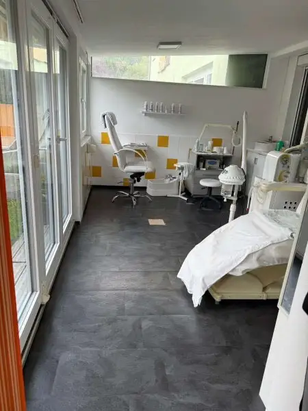 Schöne barrierefreie Gartenwohnung mit 30m² Wintergarten in Stockerau zu verkaufen