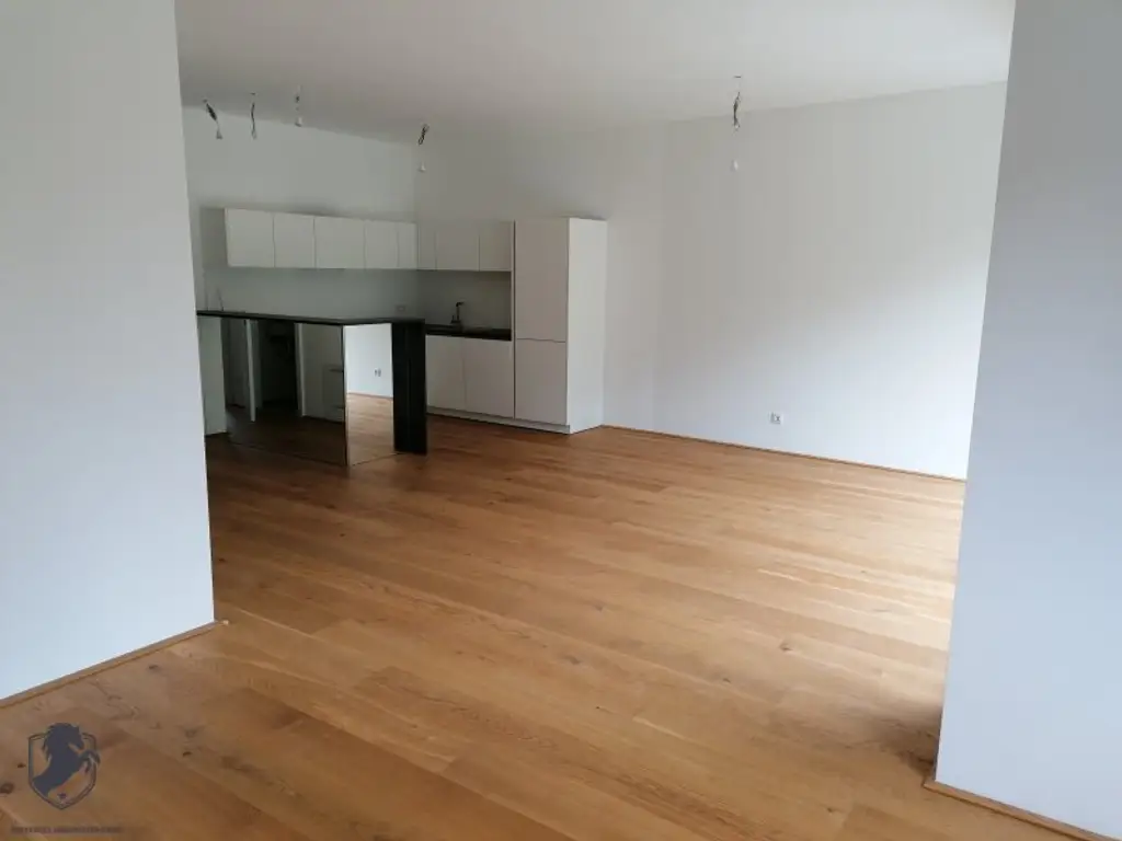 Moderne Etagenwohnung mit Terrasse und Stellplatz in 1140 Wien