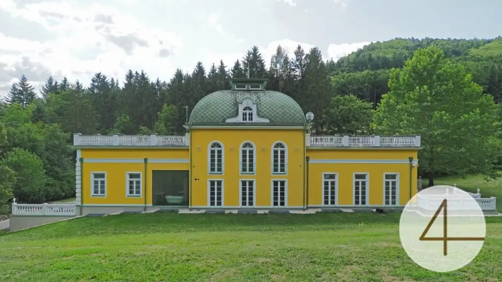 Starkes Statement 857m2 Nutzfläche – Architektenhaus mit Garage Büro Terrassen bei Krems
