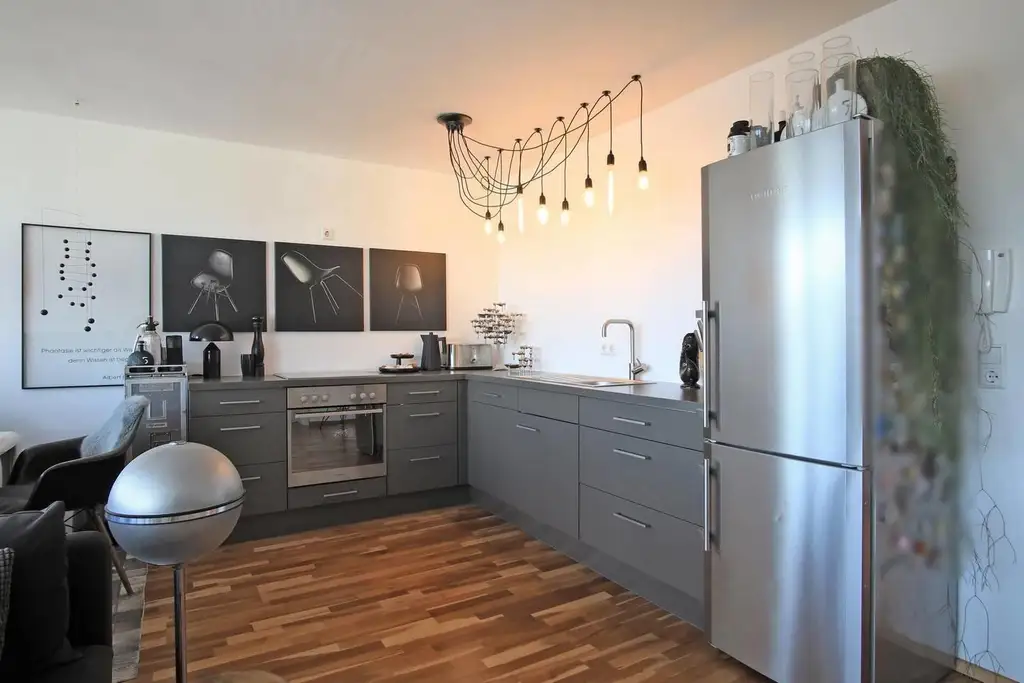 Ansprechende 2-Zimmer Wohnung zentral gelegen - auch für Anleger sehr interessant!