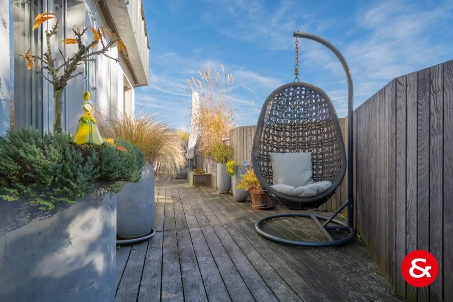 Sonnige 6-Zimmer-Terrassenwohnung mit 2 Garagenplätzen! | auch auf 2 Wohnungen teilbar!