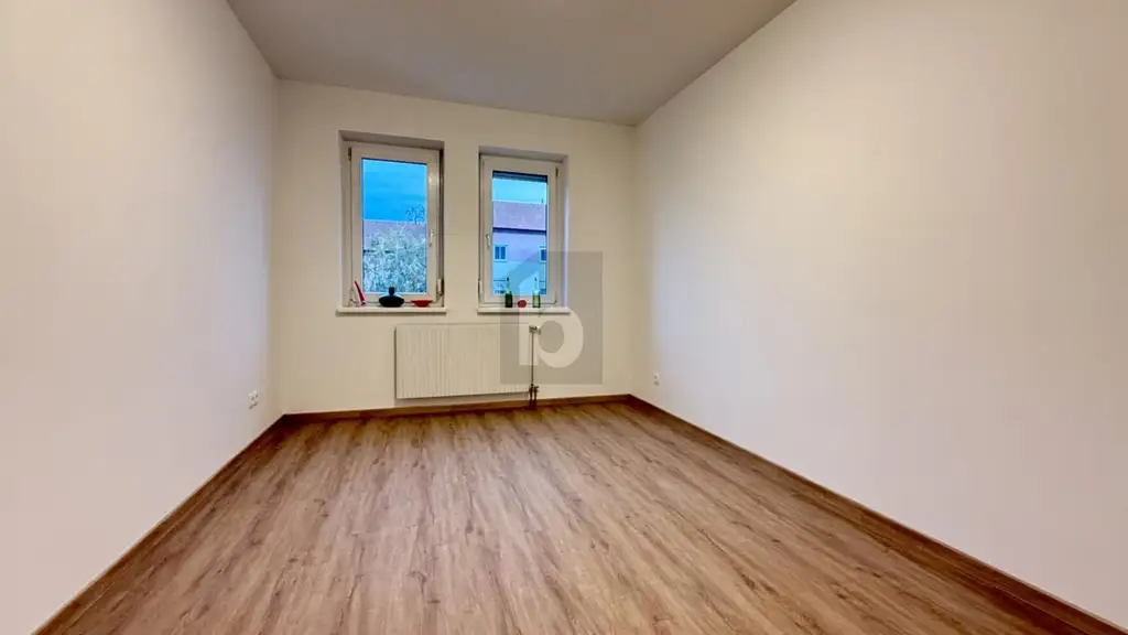 ERSTBEZUG NACH KOMPLETTSANIERUNG - MIT BALKON UND GARAGE