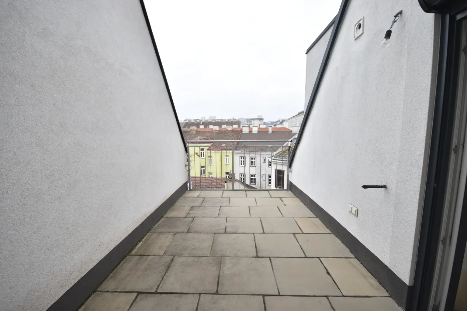 "17. BEZIRK - Traumhafte 3-Zimmer-Maisonette mit Dachterrasse"