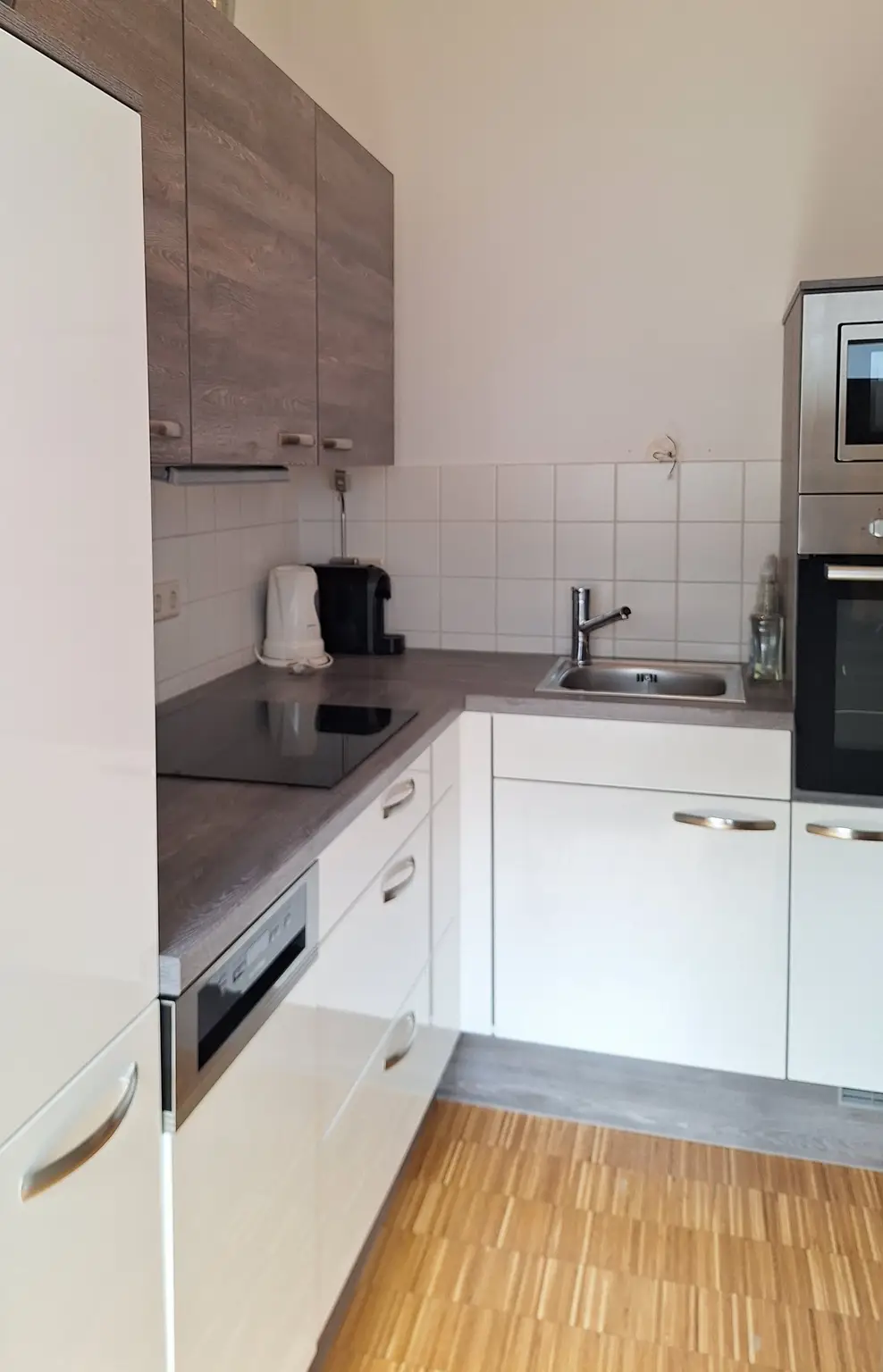 Darwingasse: Unbefristet - Helle 2-Zimmer-Dachgeschosswohnung nahe Volkertmarkt mit guter Verkehrsanbindung