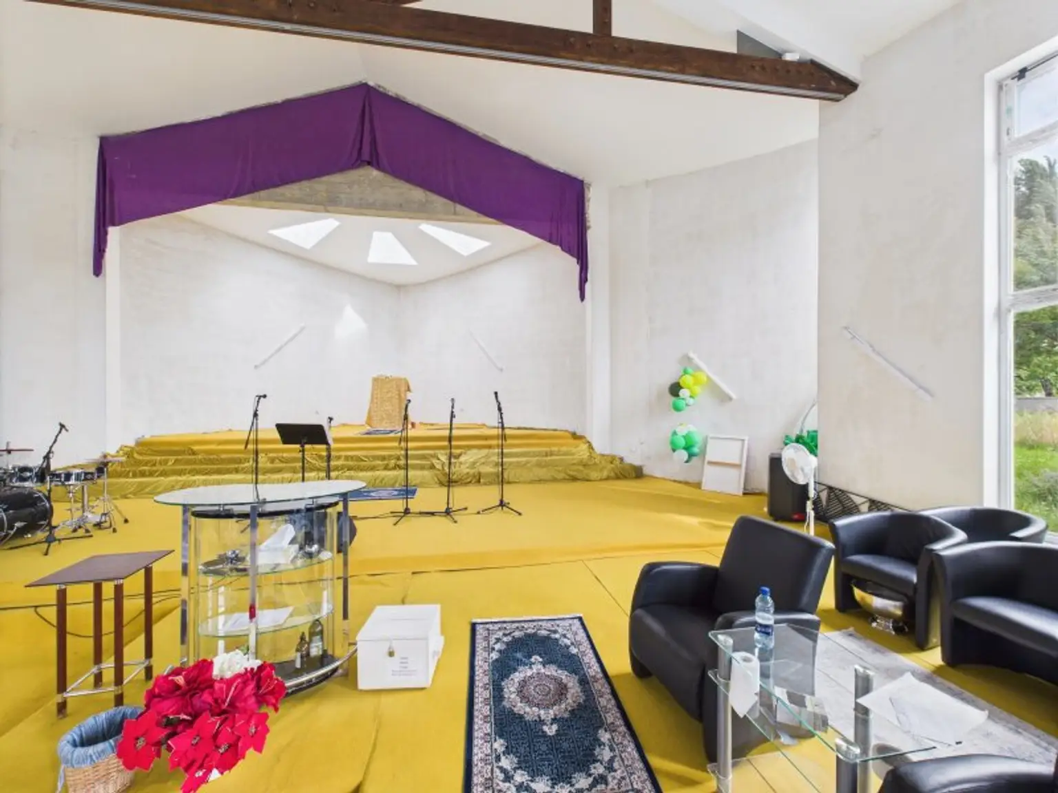 Versammlunghalle / Kirche und Verwaltungsgebäude- ab 4.523€ Kreditrate/ Monat