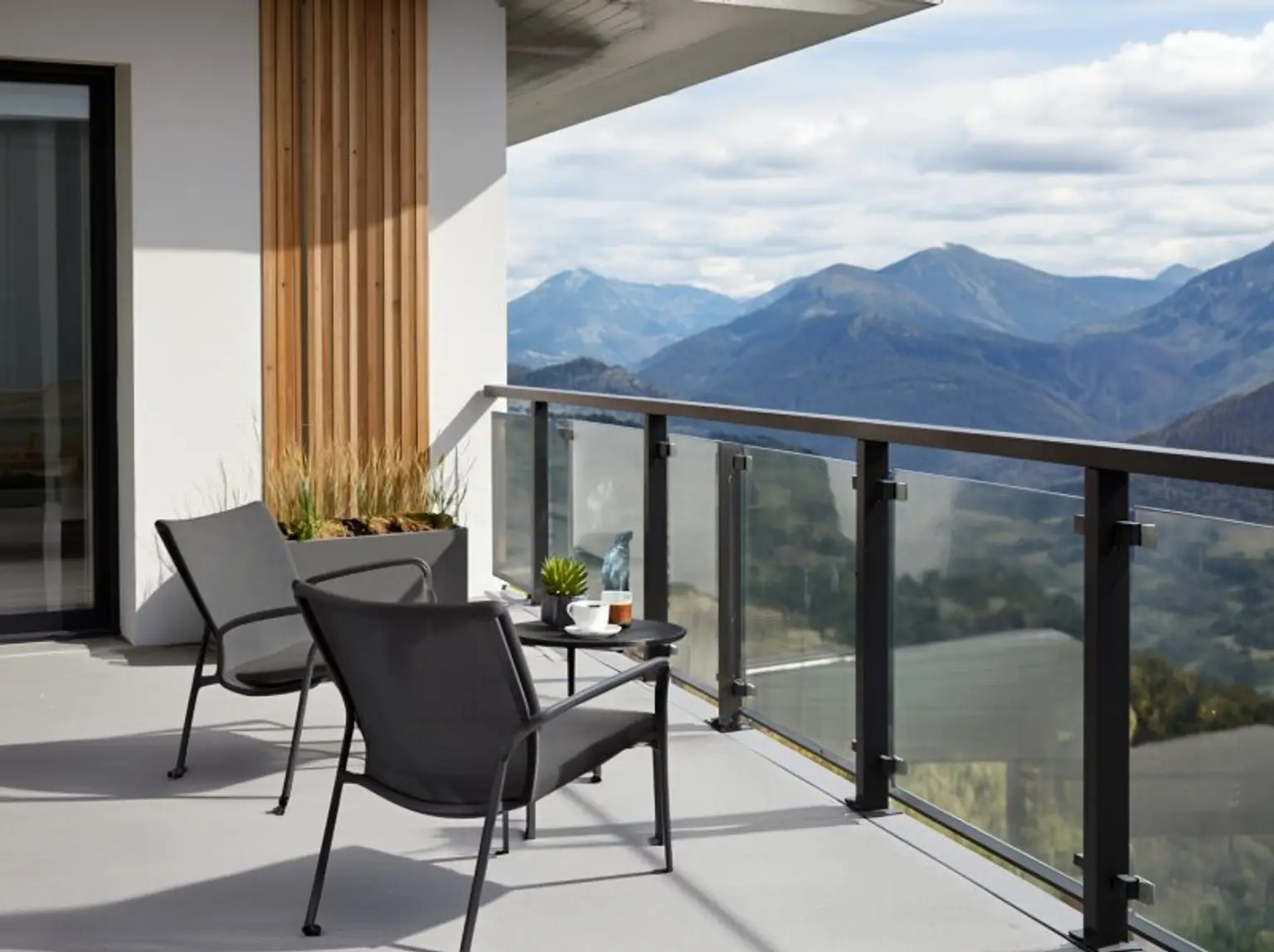 Architektonisch hochwertiger Neubau in Top-Lage von Scharnitz!  Top 07