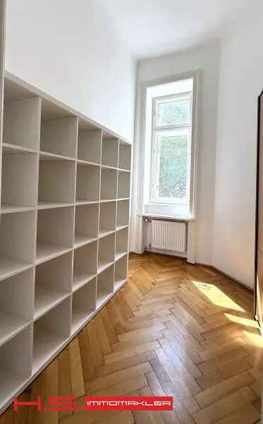 GRÜNDERZEITJUWEL - STILWOHNUNG IN SUPERLAGE - PERFEKTER  GRUNDRISS MIT GRÜNBLICK - 3. WOHNETAGE
