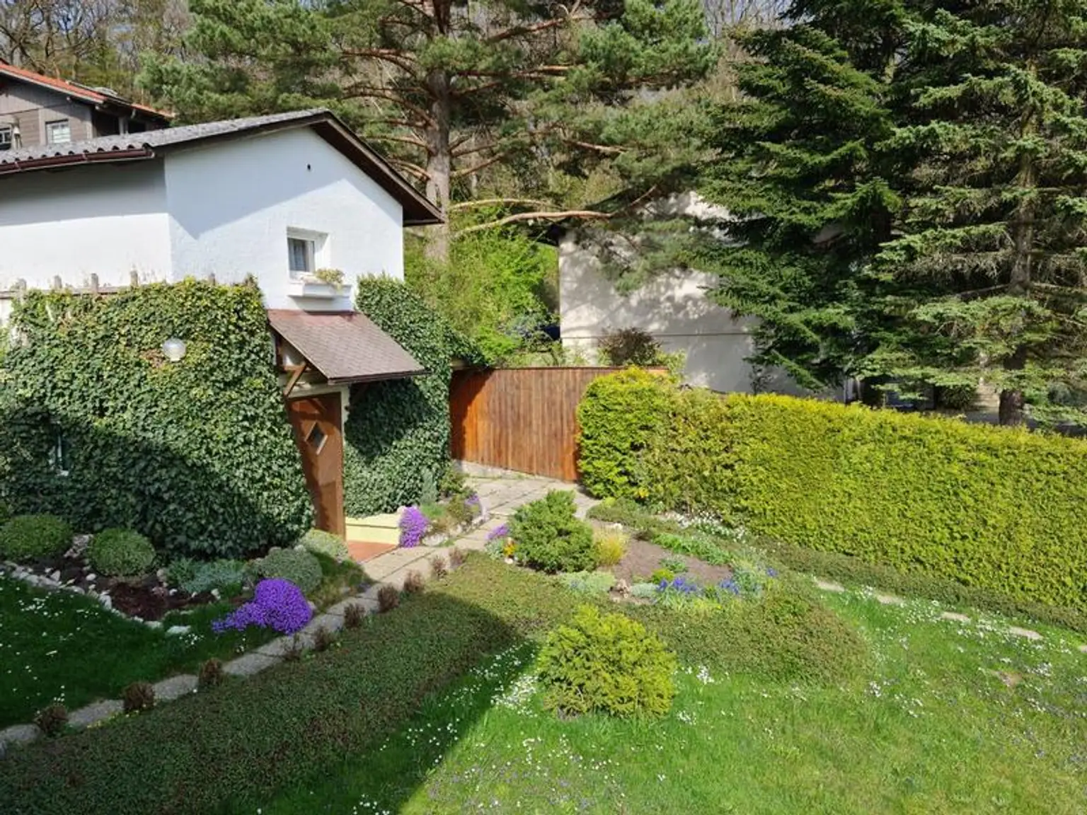 Charmantes Einfamilienhaus mit Garten