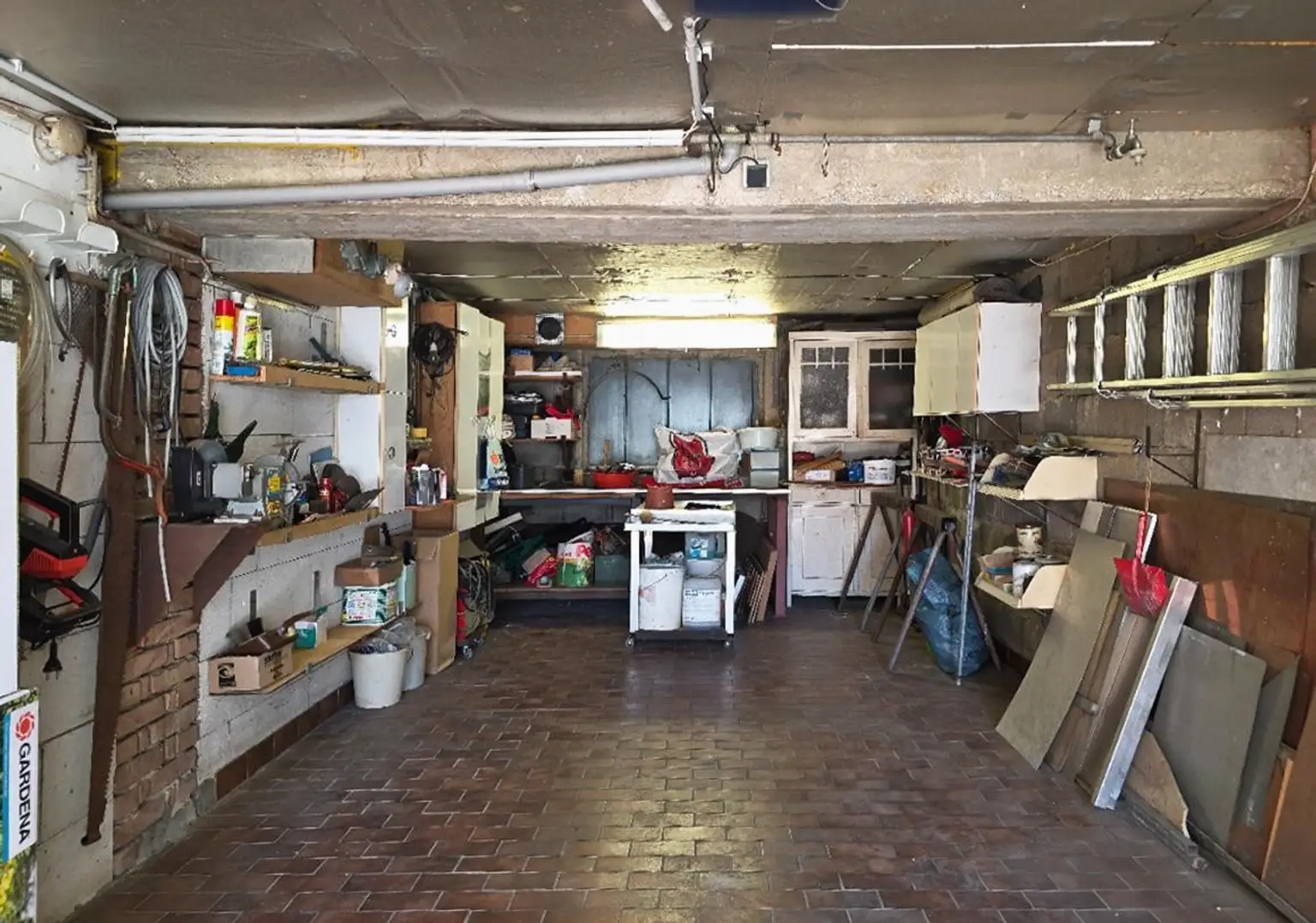 30 EFH 2000 KG Garage