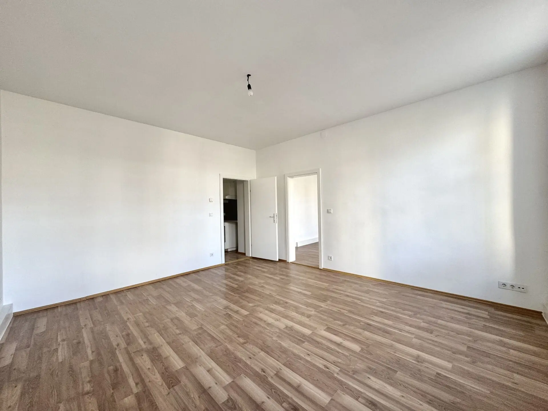 20251118_104935031_iOS