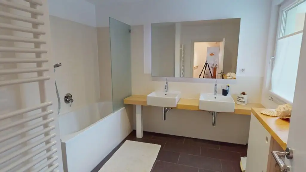 Wien-Strebersdorf: Doppelhaushälfte mit großem Garten am Fuße des Bisambergs