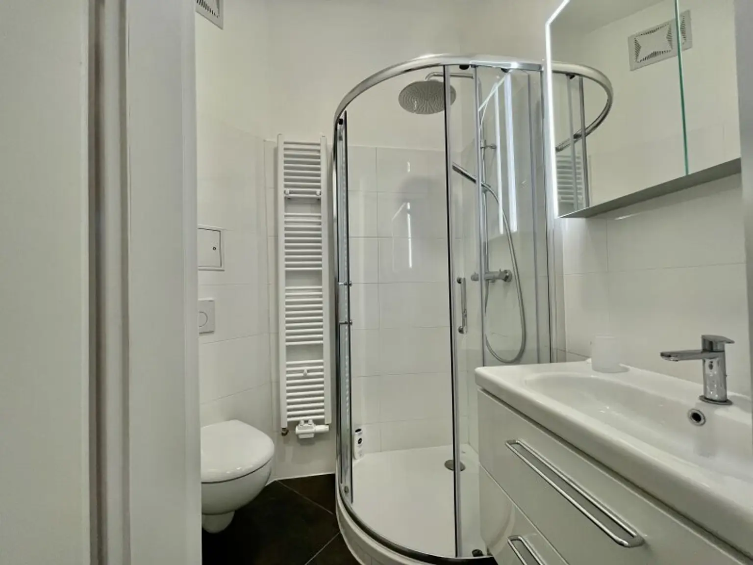 Möblierte Wohnung mit Balkon inklusive aller Kosten!