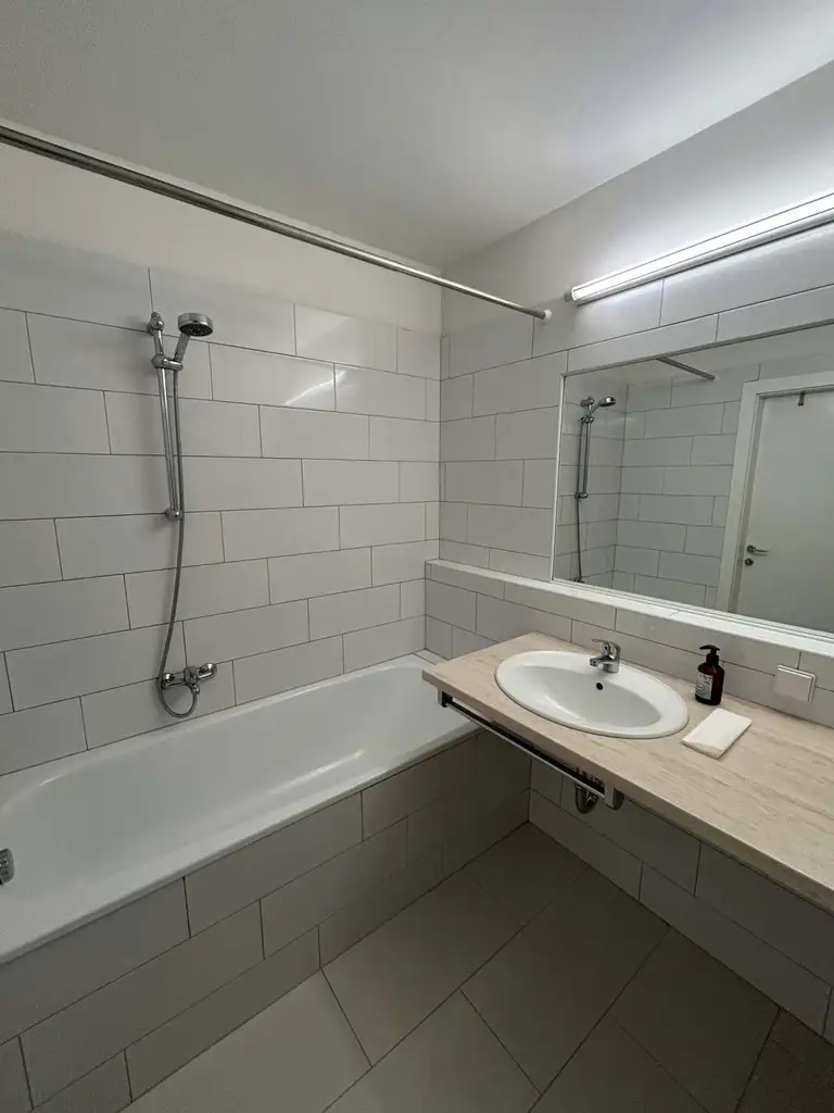 Schöne 1-Zimmer-Wohnung mit Balkon im 7.Bezirk!