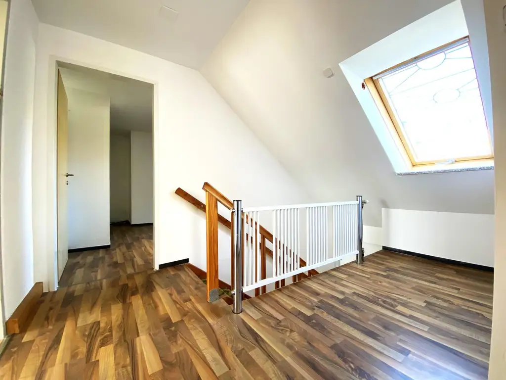 SANIERTE WOHLFÜHLOASE!       Haus in sonniger, ruhiger Lage | Berndorf