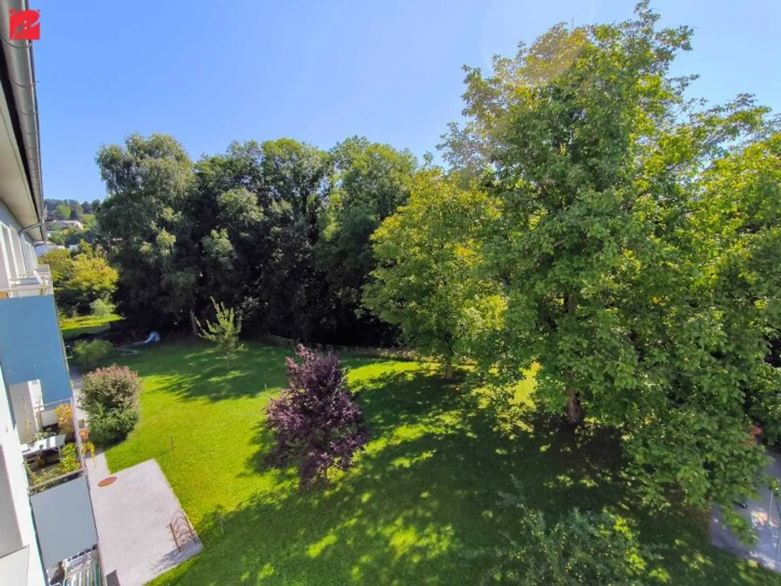 Sonnige Ruheoase mit Balkon und Gartenblick