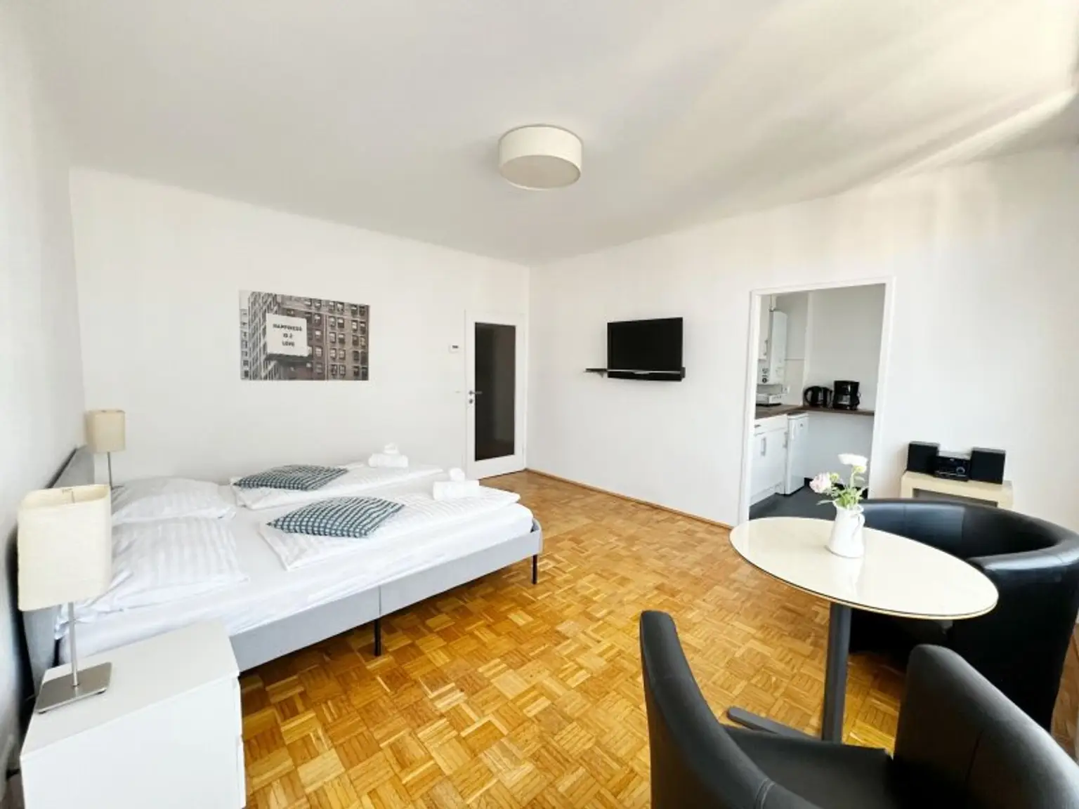 Helle Citywohnung mit Ausblick – Möbliertes 1-Zimmer-Apartment nahe Naschmarkt