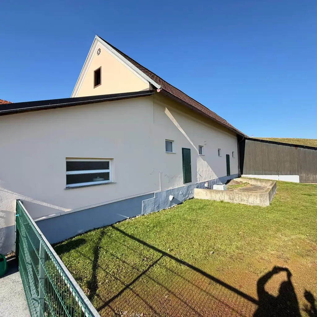 Wohnen in Aussichtslage mitten in der Natur auf  8 Ha. Grund, ehemalige Hofstelle!