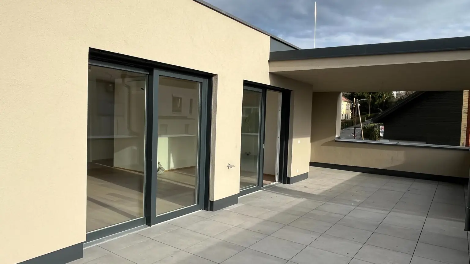 Erstbezug! stylische Penthouse Wohnung mit großer Terrasse und sensationellen Stadtblick in Waltendorf!