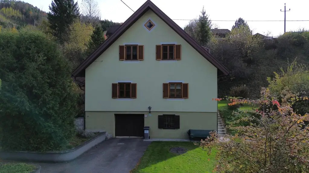 Gemütliches Einfamilienhaus mit großem Grundstück