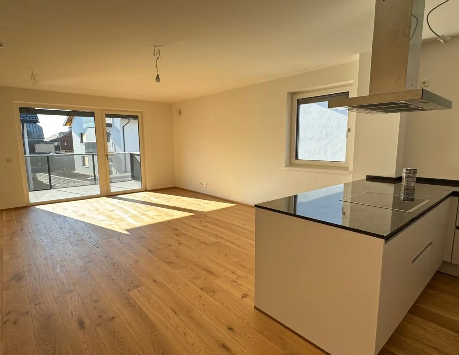 ERSTBEZUG | Sonnige 3 Zimmer Wohnung mit 101 m2 Wohnfläche u. 2 TG Plätzen | Hallwang