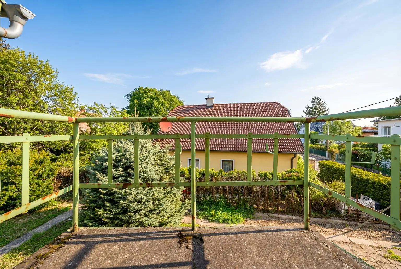 Make it yours: Eckgrundstück in ruhiger Lage – Sanierung oder Abriss für Ihr perfektes neues Zuhause