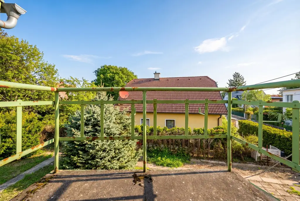 Make it yours: Eckgrundstück in ruhiger Lage – Sanierung oder Abriss für Ihr perfektes neues Zuhause
